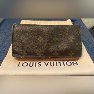Vintage LV Bifold Wallet pre-owned condition //Louis Vuitton